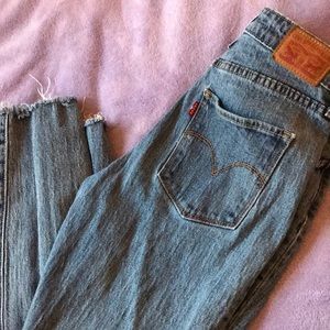 Levi’s size 28 waist 721 high rise skinny jeans